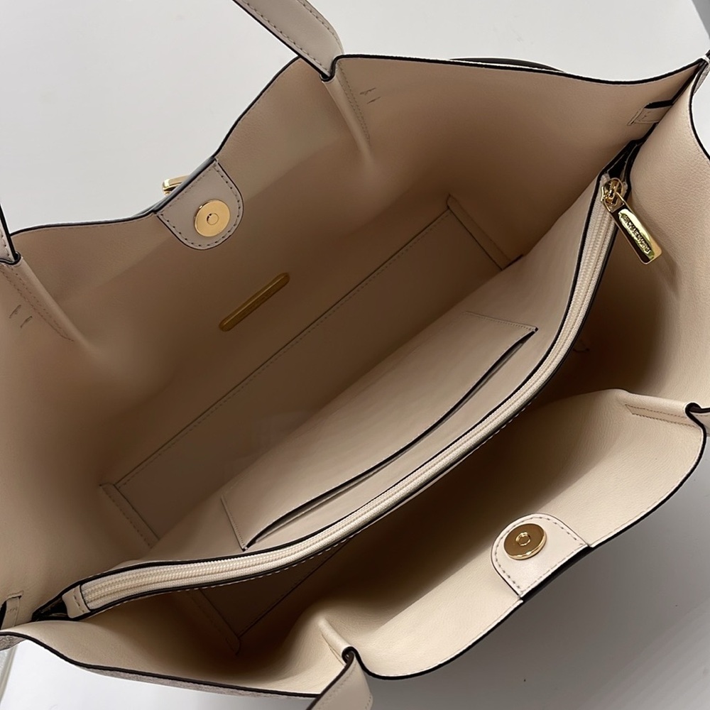 Michael Kors Emilia Large Logo Tote Bag 
COLOR LT CRM MULTI
NWT - Picture 12 of 16